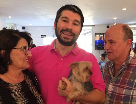 Bozô, agora pastor, fica sabendo em Jundiaí que terá um neto