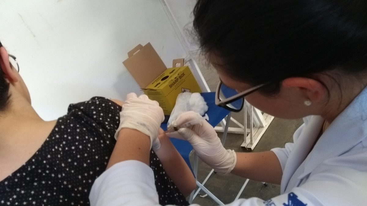 Vacina contra a febre amarela: no Parque da Uva é rápido