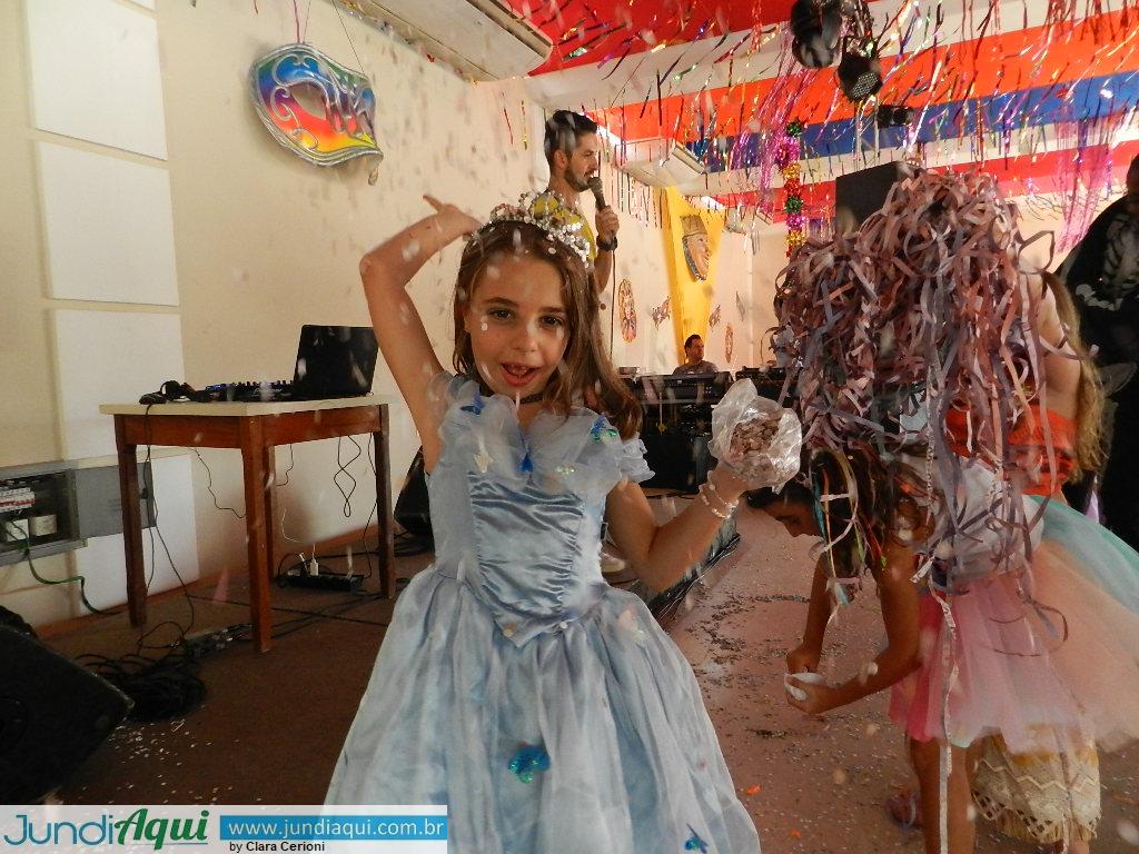 Carnaval do Tênis Clube é diversão para a meninada