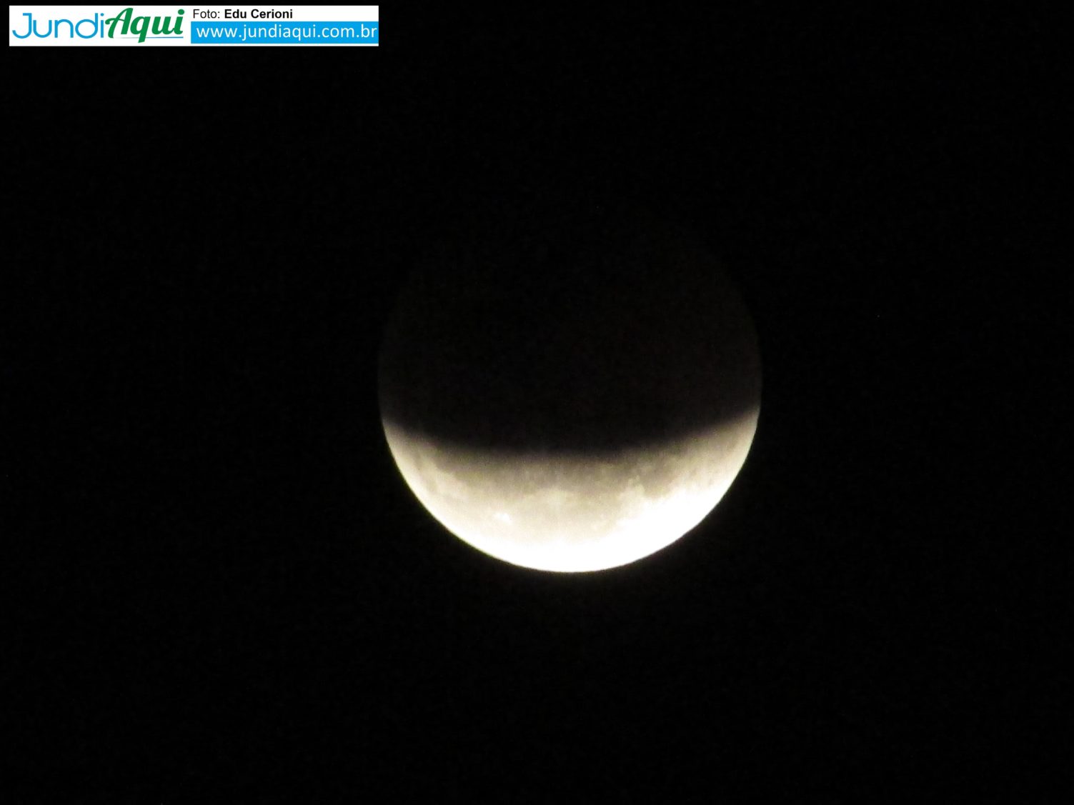 Maior eclipse lunar do século é visto a olho nu em Jundiaí