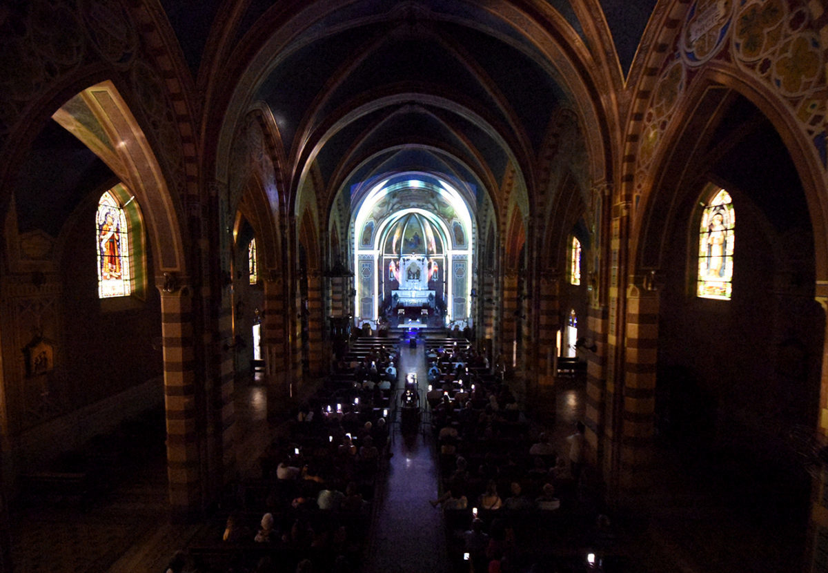 Catedral recebe show de luzes