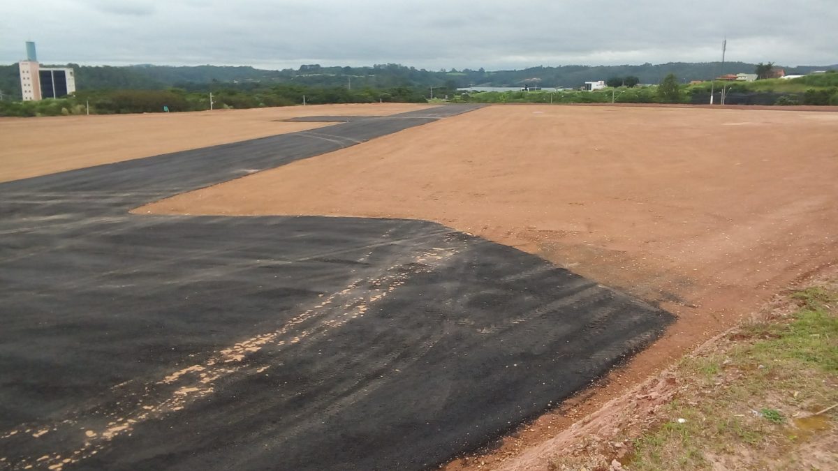 Cidade Administrativa com asfalto pronto para desfile de Carnaval
