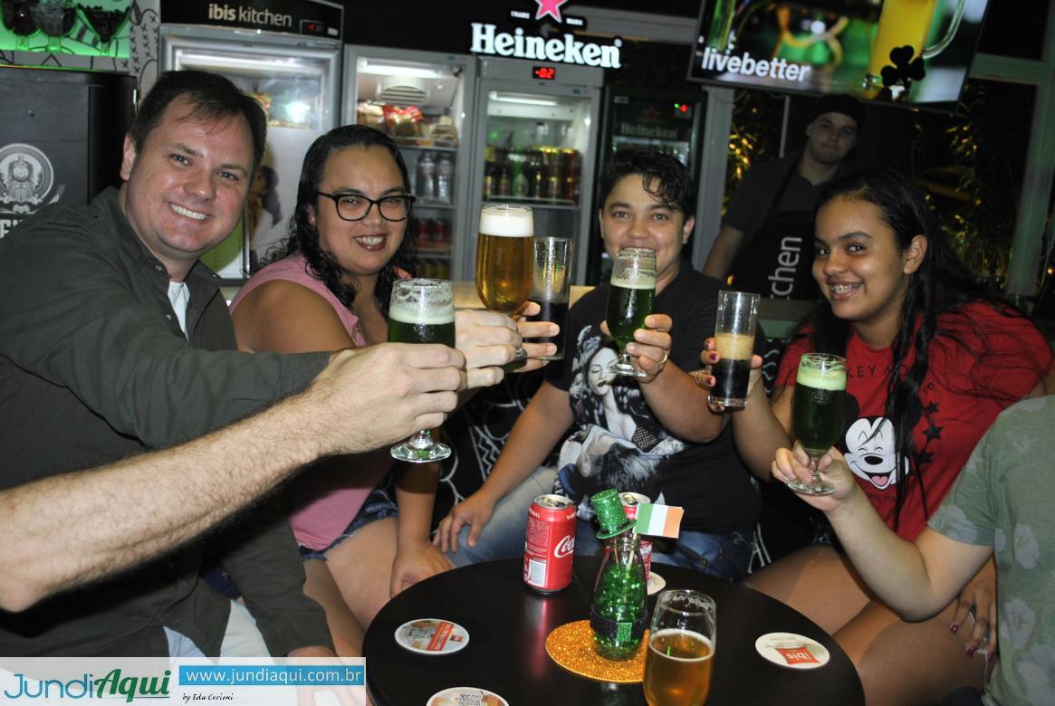 Concurso de cervejas às cegas agita Saint Patrick’s Day do ibis Hotel