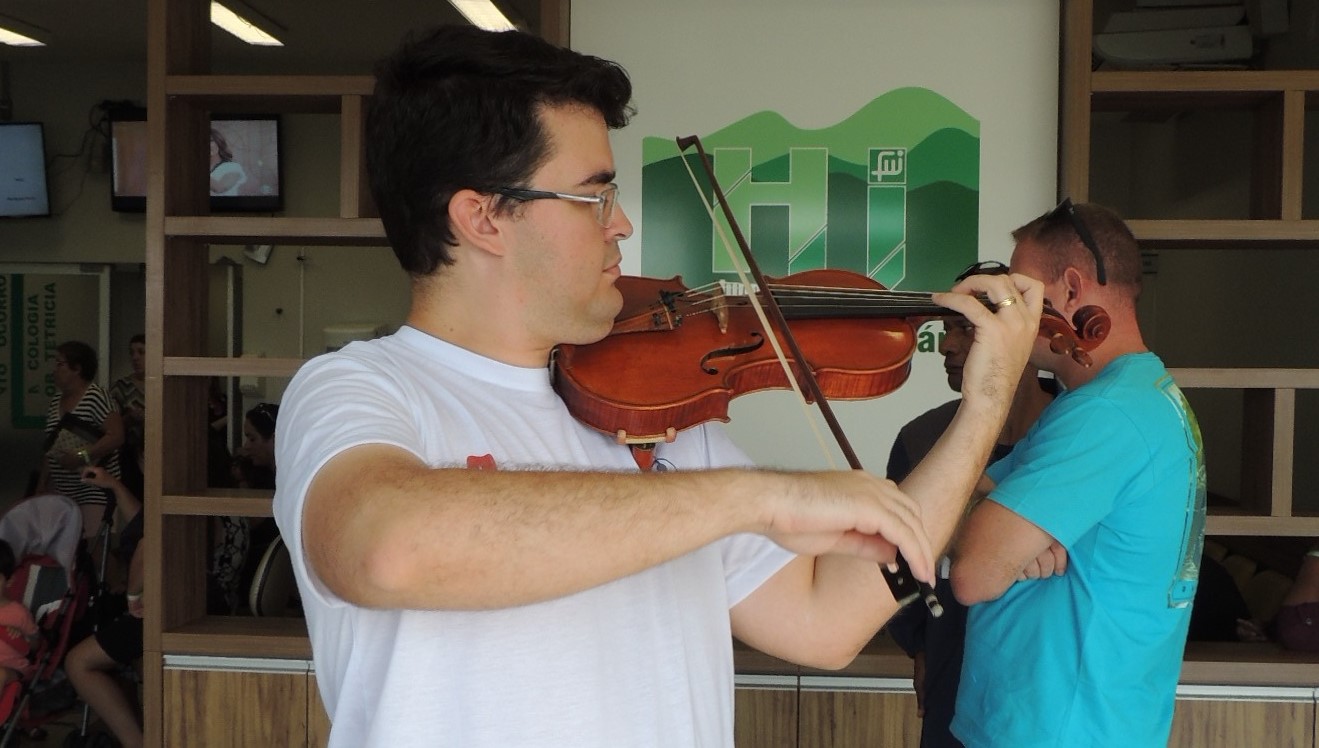  A boa música que alivia a dor no Hospital Universitário