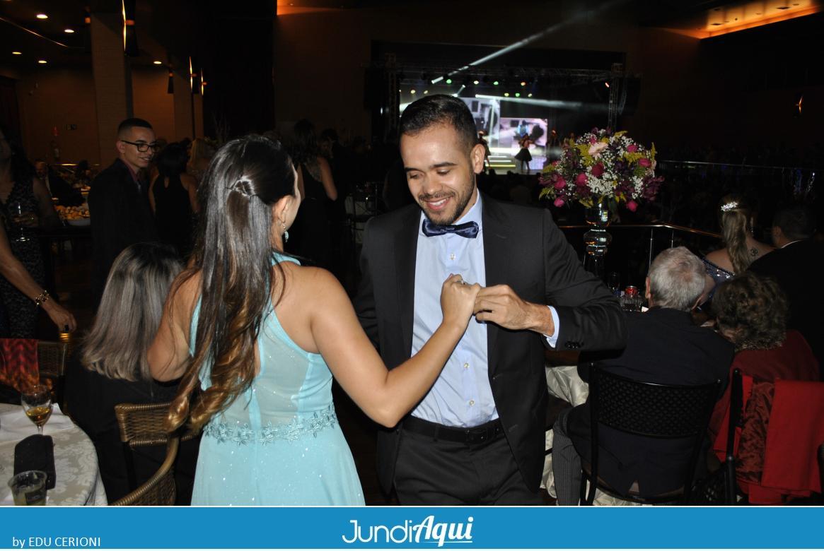  20º Baile da OAB: advogados esquentam a noite com muita dança