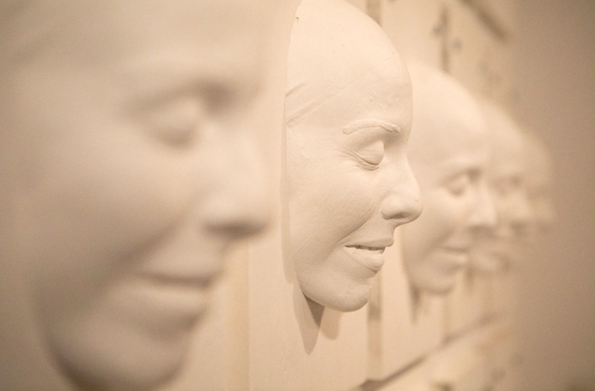 Exposição traz trabalhos que partem do próprio corpo da artista