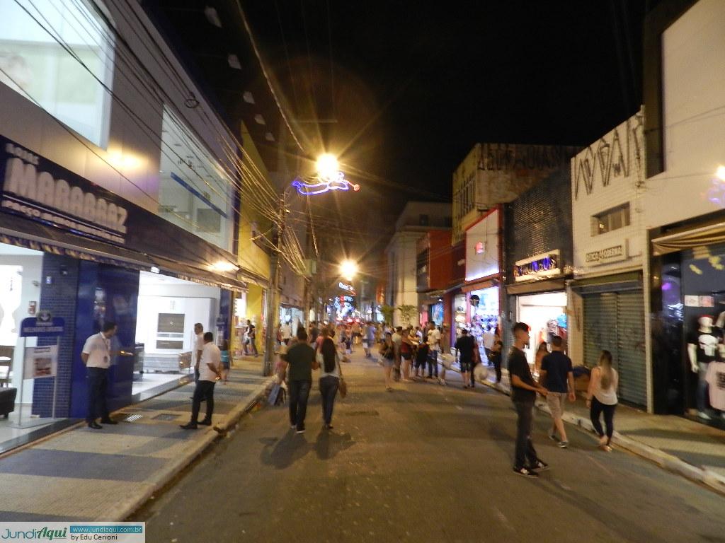 Vai ao Centro nas noites antes do Natal? Se liga para não ser multado