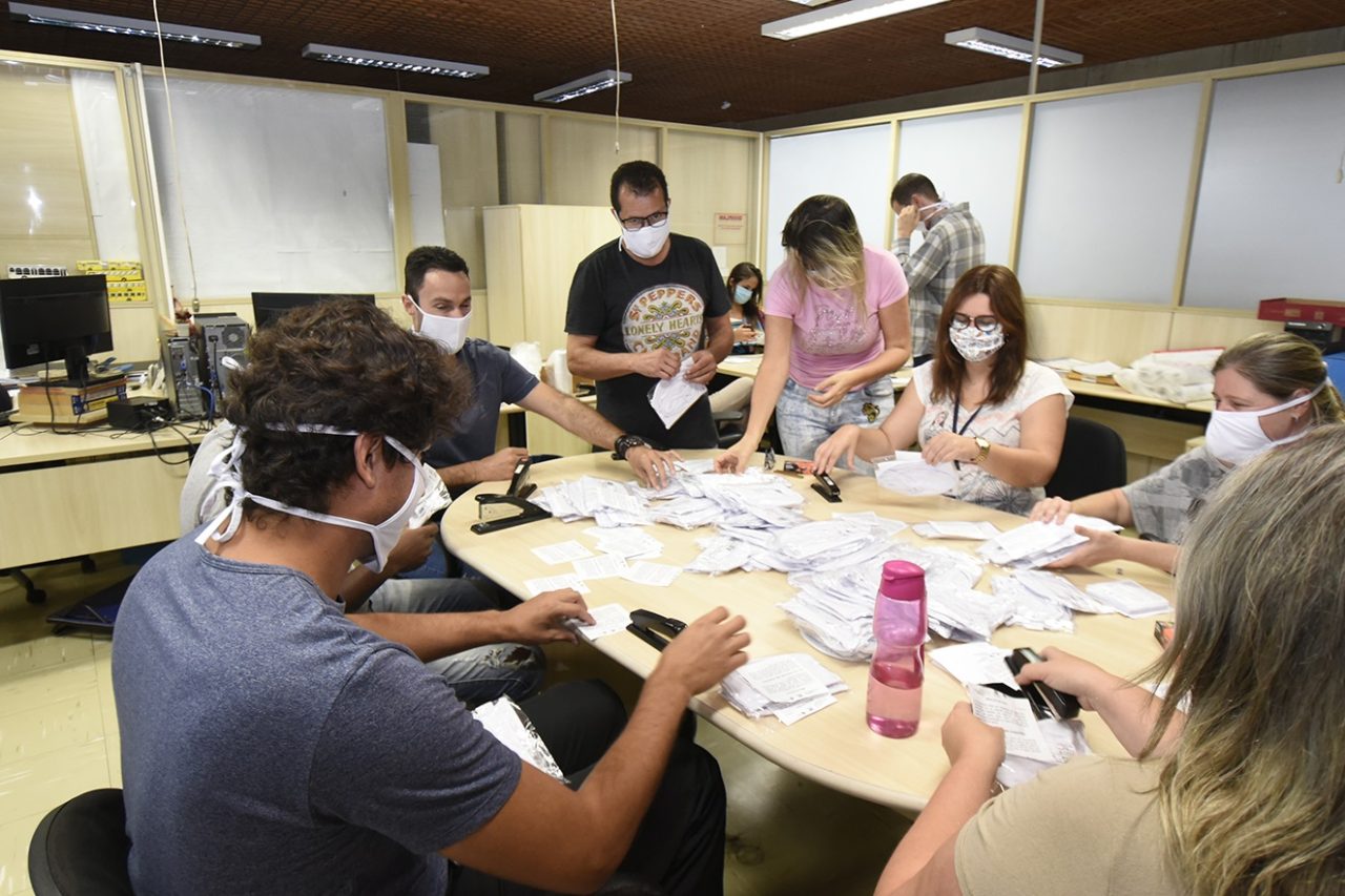  Vêm aí 20 mil máscaras doadas por Turma do Guma e Amigos da Festa Sertaneja