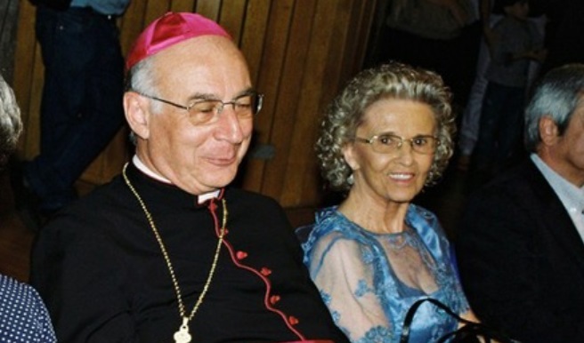 Zelinda cuidou de gerações como farmacêutica da Ponte São João