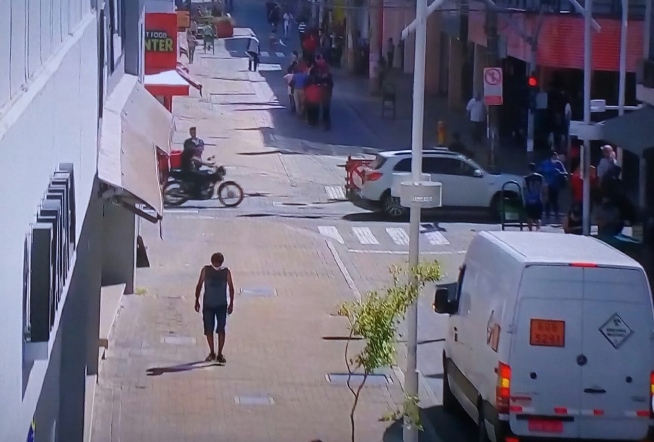  Menos gente nas ruas no dia que cidade chega a 215 óbitos pela Covid-19