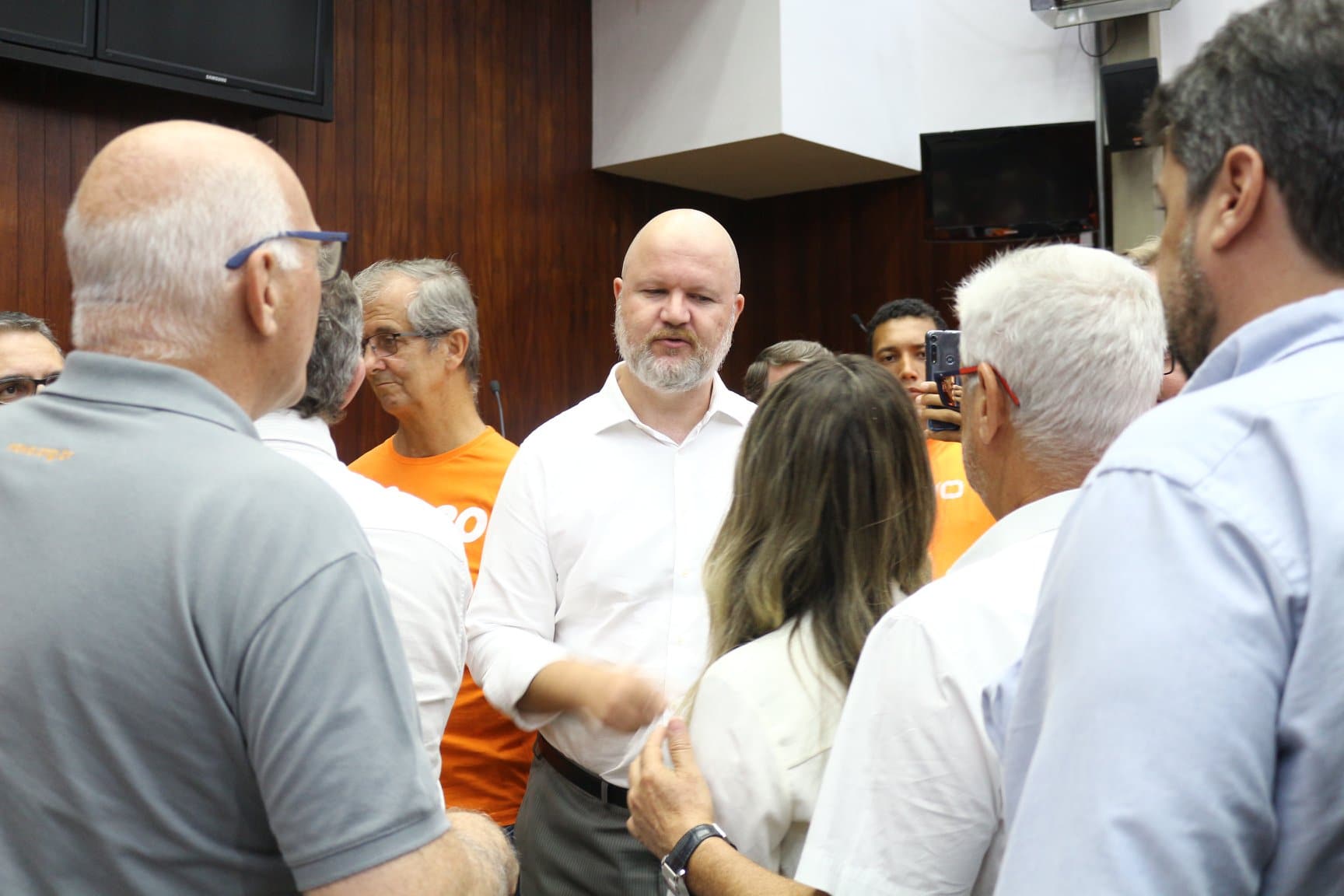  Novo confirma Edney candidato a prefeito, com Rogério Souza para vice