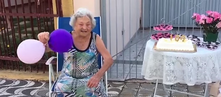 Dona Geno, uma feliz e emocionada centenária