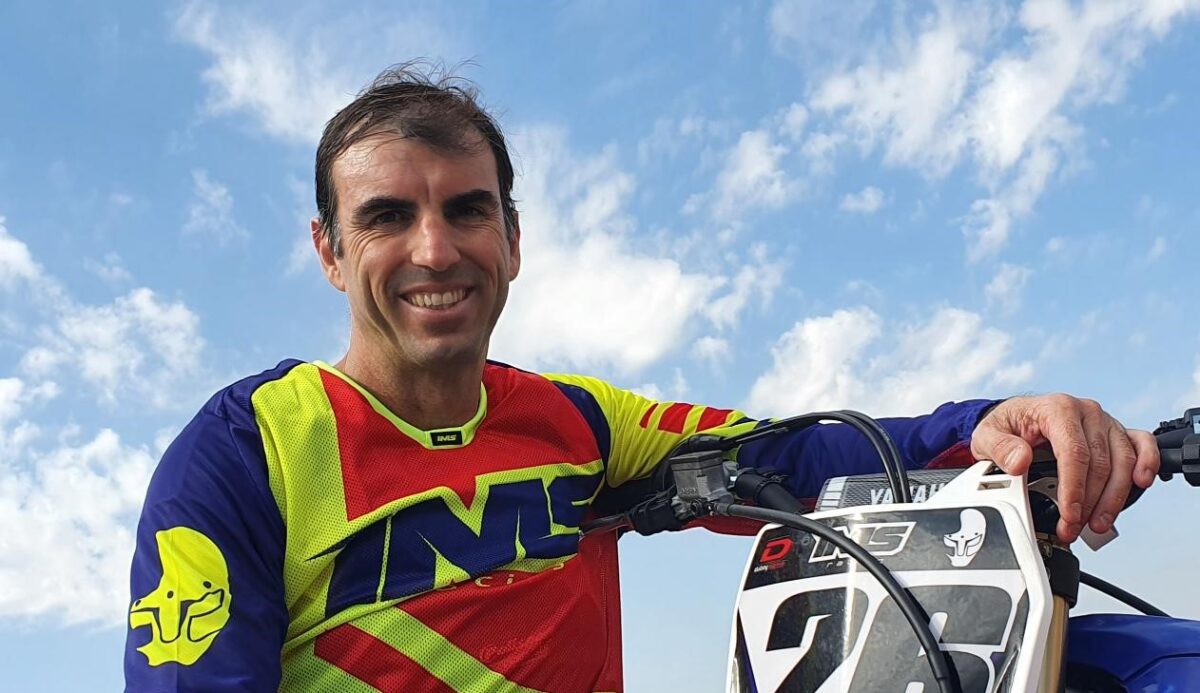 Reeleição é comemorada acelerando a moto