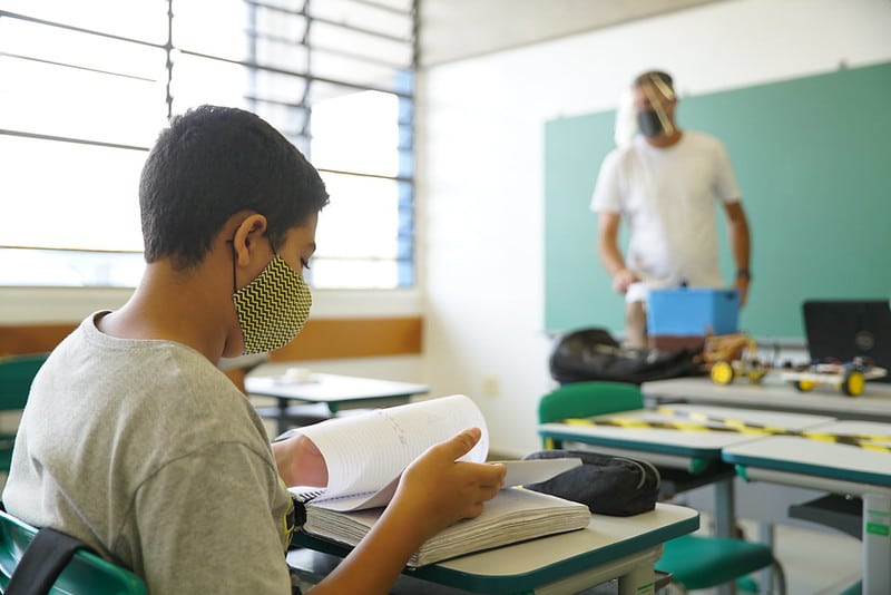  Educação SP abre transferências para escolas de período integral