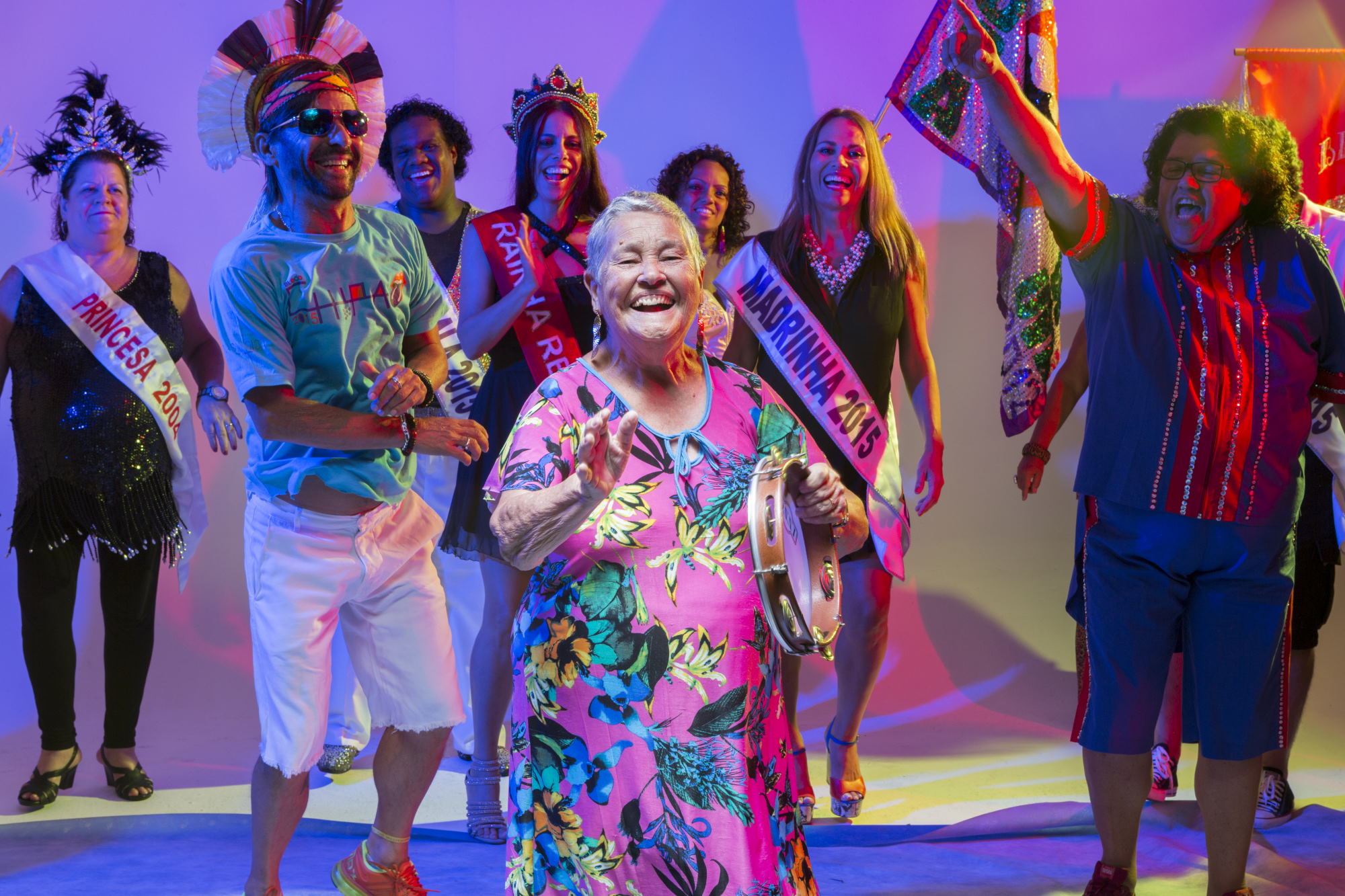  Ignezinha troca pandeiro neste Carnaval pela poesia