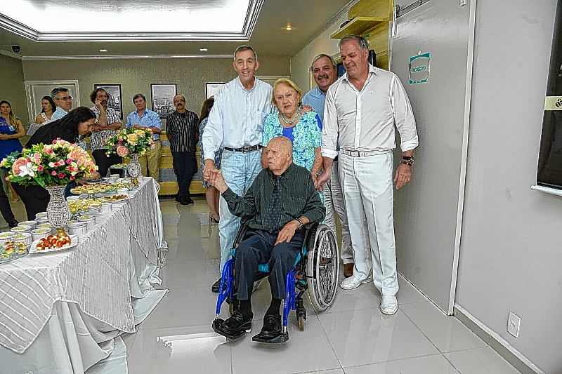 Jundiaí dá adeus ao fundador do Hospital Santa Elisa