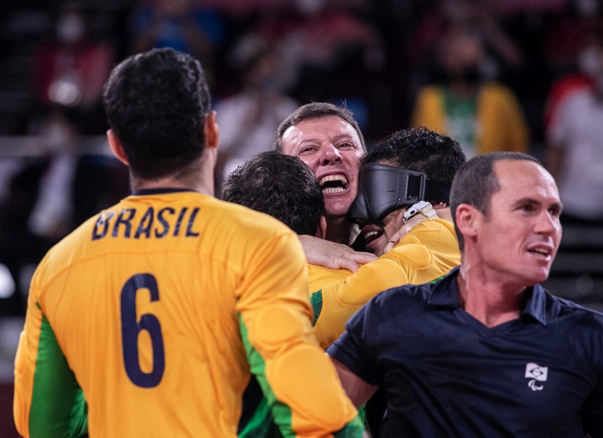 Bicampeão mundial, Alessandro Tosim é ouro paralímpico em Tóquio