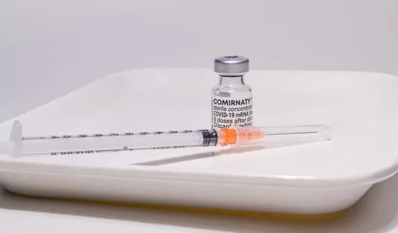  Jundiaí monitora criança que foi vacinada contra covid por engano em UBS