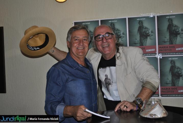 Mais fotos da noite de autógrafos de “Maria dos Pacotes”