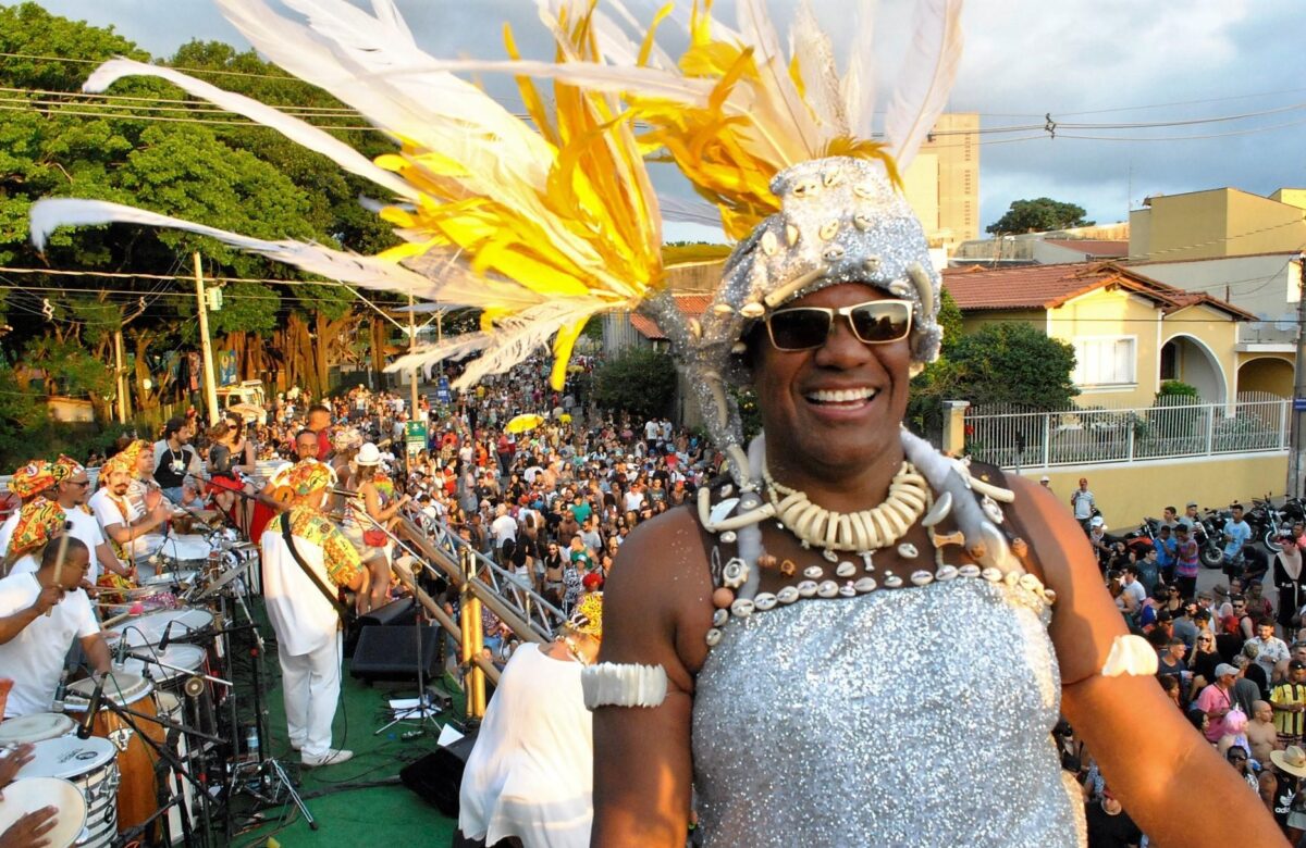 Domingão de batuque com o desfile do Kekerê