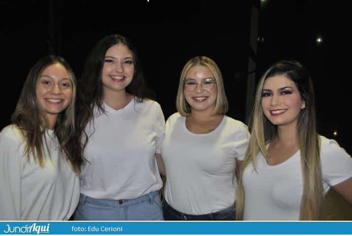 Rainha e princesas: de olho no ensaio