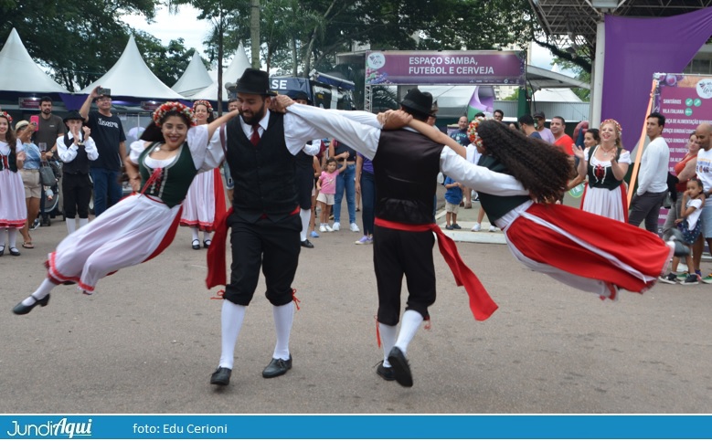 Festa da Uva está voando nas asas da alegria