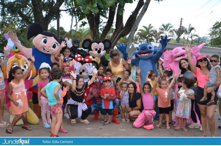 Feriado de festança no Parque do Corrupira