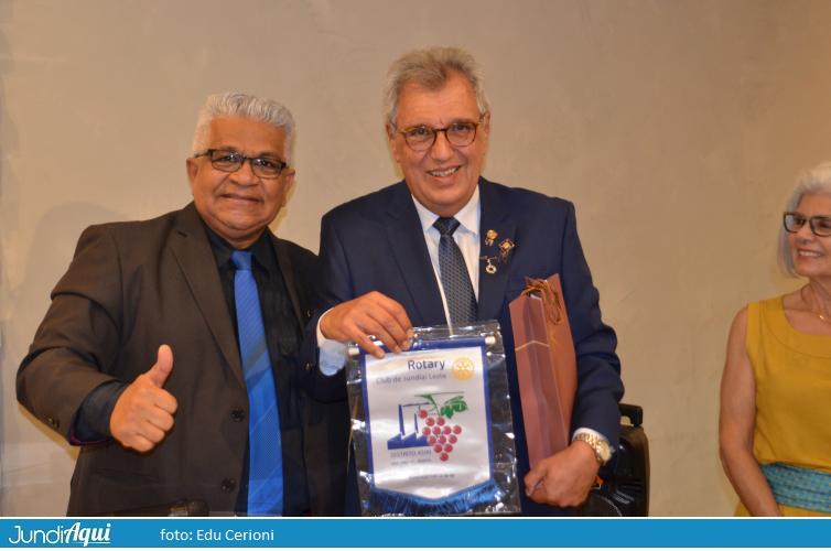  Rotary Leste recebe governador
