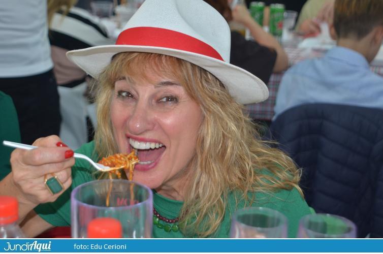 Festa para comer bem e se divertir